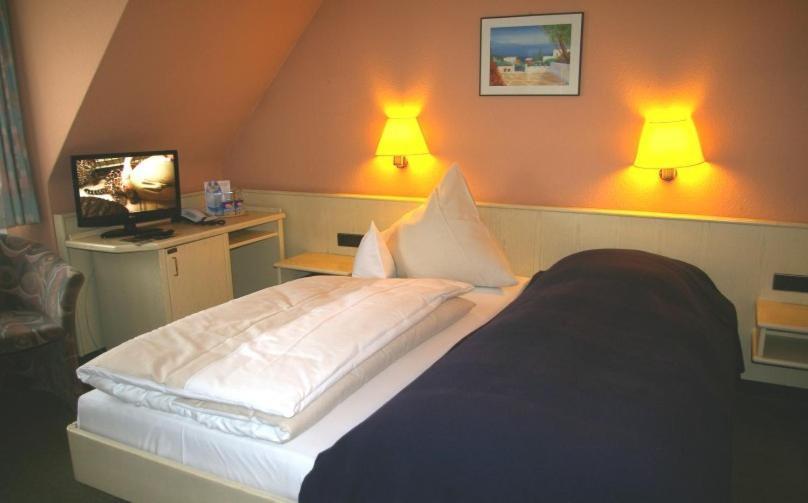 Zum Treuen Bartel Hotel Markgröningen Kamer foto
