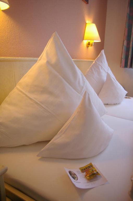 Zum Treuen Bartel Hotel Markgröningen Kamer foto